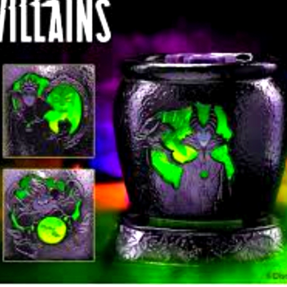 - New in box Scentsy Villians wax warmer Disney surprise